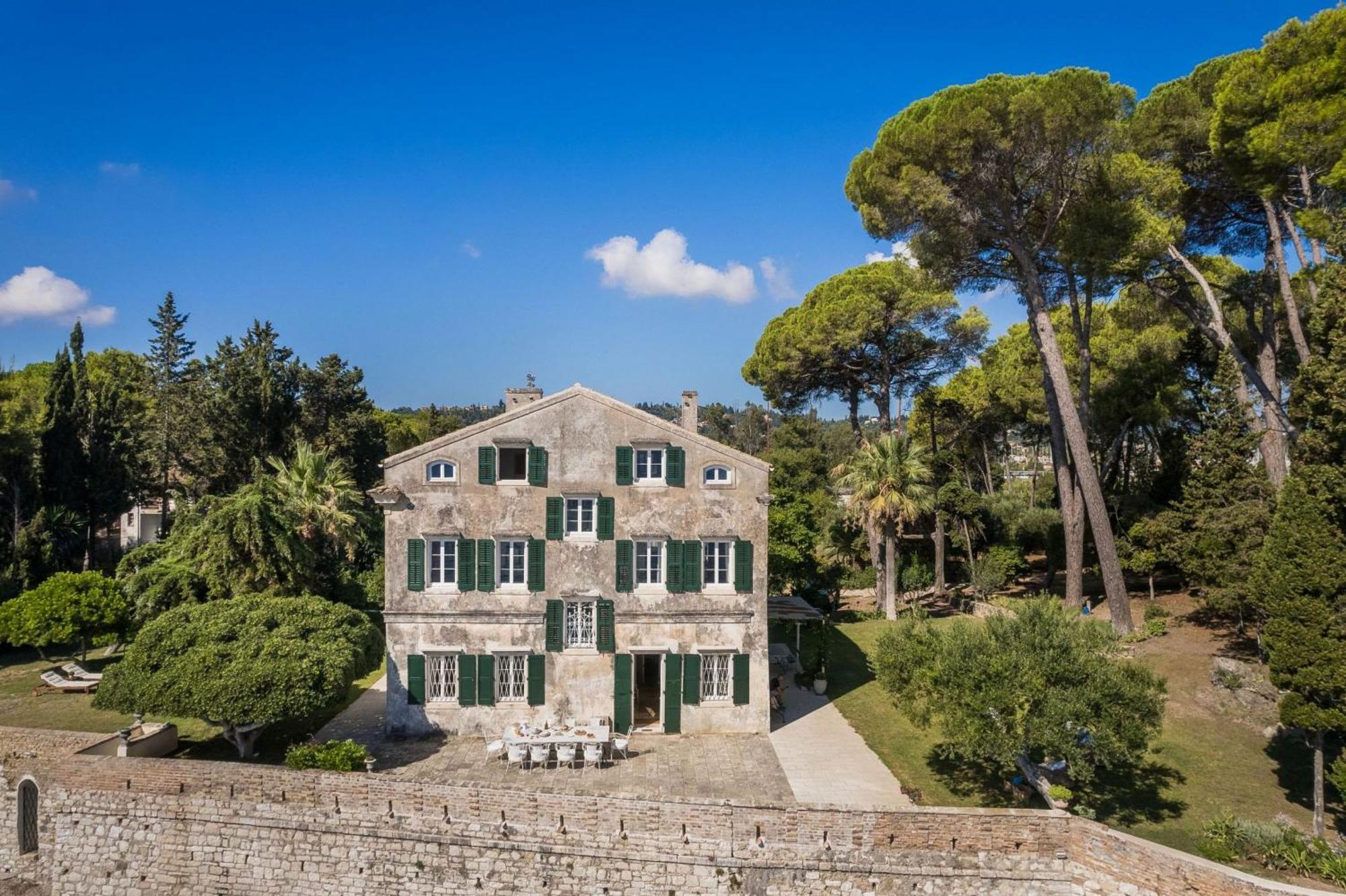 Magnificent Seafront Corfu - 5 En-suite Bedrooms -the Durrells House | Historic Elegance & Modern Luxuries - Direct Access & Private Heated Pool Villa